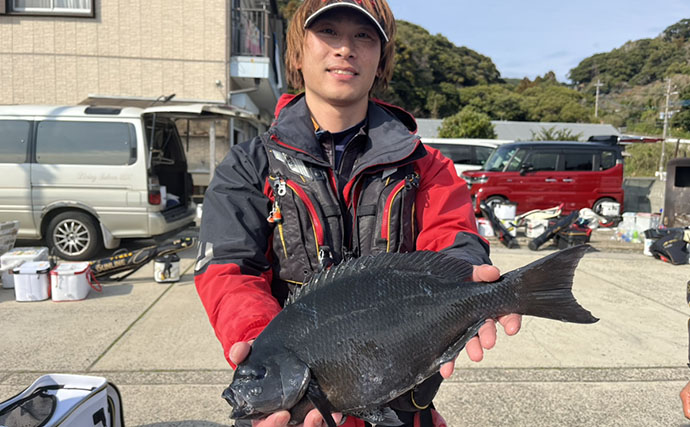 磯フカセ釣りで40cm超えグレ続々！【的山大島・長崎】好ゲストにイサキも登場