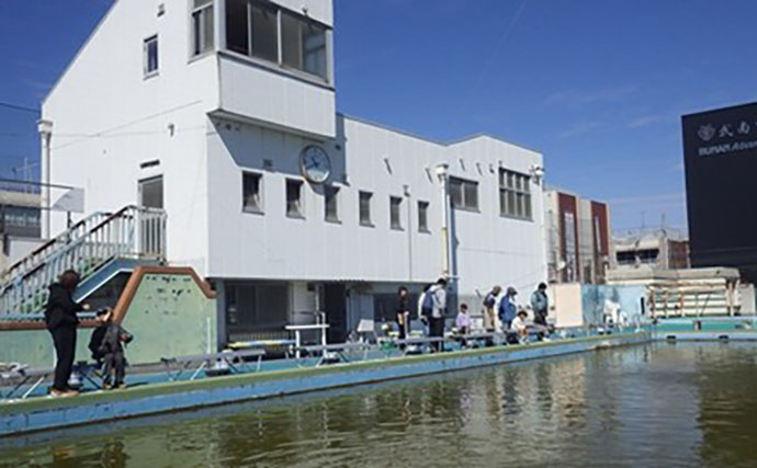 日本一小さい「蕨」市の唯一の釣り堀『つかプーフィッシング』で鯉とニジマス釣りを堪能