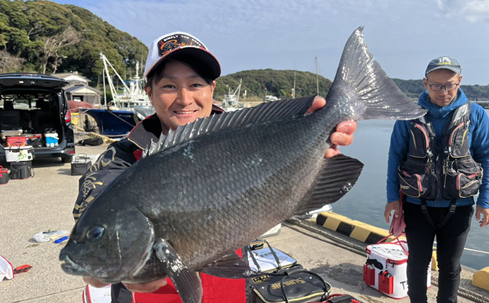 磯フカセ釣りで40cm超えグレ続々！【的山大島・長崎】好ゲストにイサキも登場