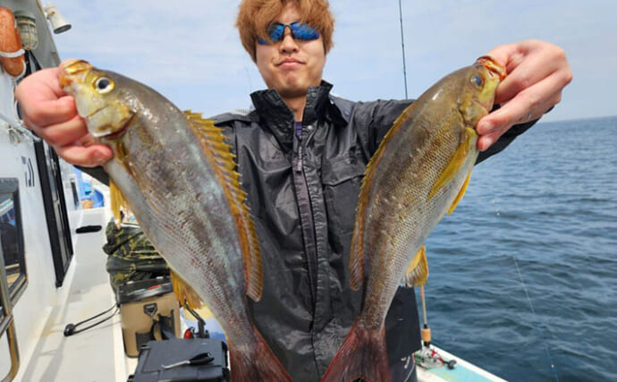 大山沖でイサキ釣りが開幕！30cm超えの良型中心に7匹手中【忠栄丸】