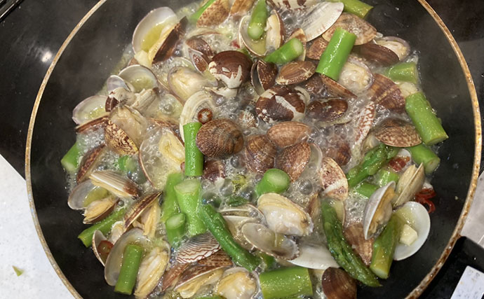 「わずか40分で規定量到達！」愛知県内有数の潮干上がりポイント『竹島海岸』で良型アサリがザクザク