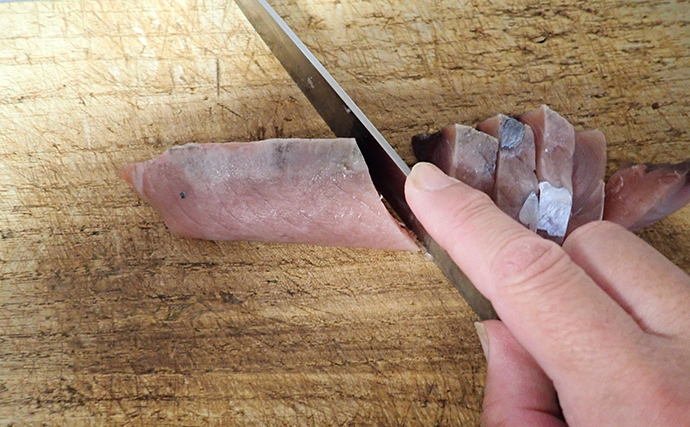 釣魚で作る「刺身アレンジ」レシピ：ハガツオの梅じそ和え　カツオ系と相性抜群