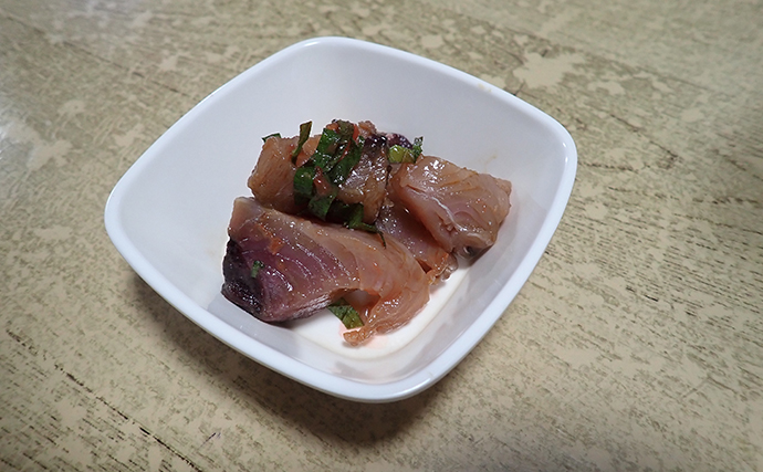 釣魚で作る「刺身アレンジ」レシピ：ハガツオの梅じそ和え　カツオ系と相性抜群