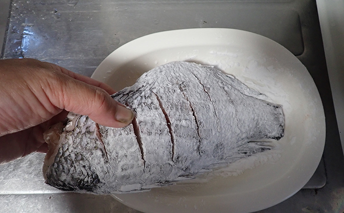釣った魚で作る「簡単調理」レシピ：クロダイの揚げ焼き　カリカリに焼いて