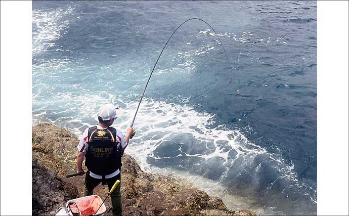 磯釣りでアカハタ・イサキ・クロ・ハマチと多彩な釣果に大満足！【深島の磯・大分】