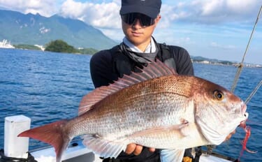 島原沖タイラバゲームで良型交じりに本命マダイが好反応中！【沖釣り釣果速…