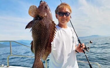 ロックフィッシュゲームで良型オオモンハタ＆アカハタ好捕！【沖釣り釣果速…