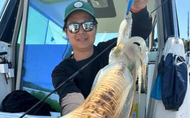佐世保沖で2kgアオリ浮上！【長崎】ボートエギングで春の大型イカを攻略