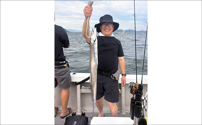 博多湾の夏の風物詩タチウオ釣りで良型続々！　ジグとテンヤで「つ抜け」達成