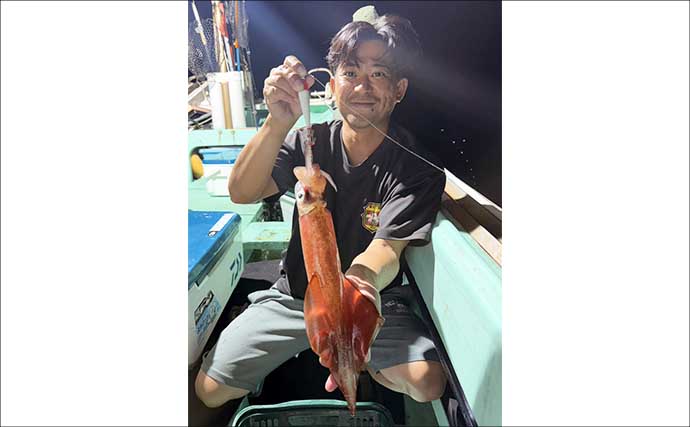 胴突き仕掛けでイカ300匹超えの大爆釣！【夜焚きイカ釣り最新釣果情報8選・福岡】
