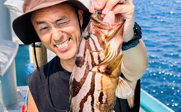 伊豆のロックフィッシュ船でアカハタ連発！【富戸】 ワインドで36cm良型＆まさかのヒラメも登場