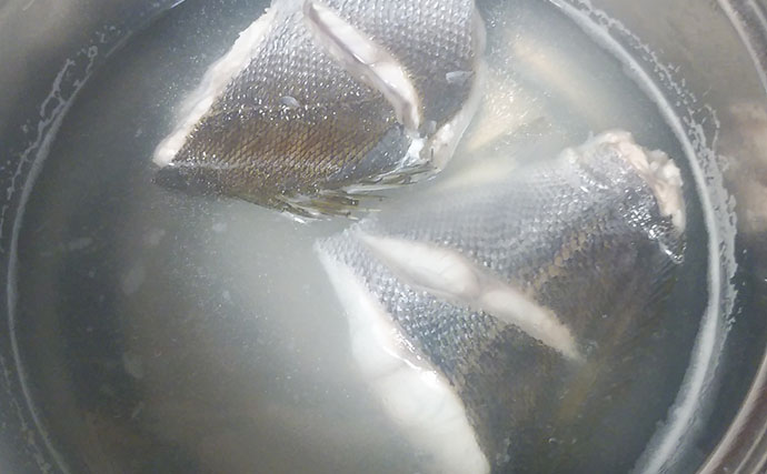 釣った魚で作る「みそ汁」レシピ：イサギ汁　骨付きの切り身を使おう