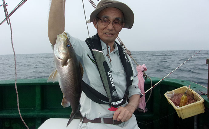 シーズン終盤の大原沖イサキ釣りで良型交じりに本命20尾超え【はなぶさ丸】シマアジは不発
