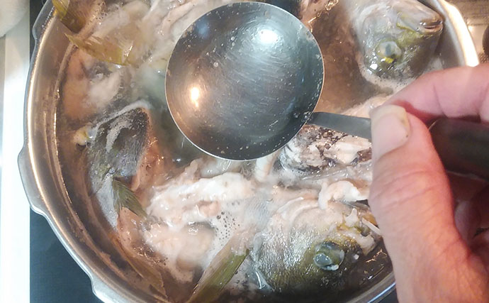 釣った魚で作る「みそ汁」レシピ：イサギ汁　骨付きの切り身を使おう