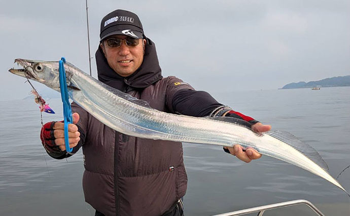 2026年の博多湾のタチウオは型良し！ テンヤ釣りで指幅6本含め良型乱舞【風仁丸】