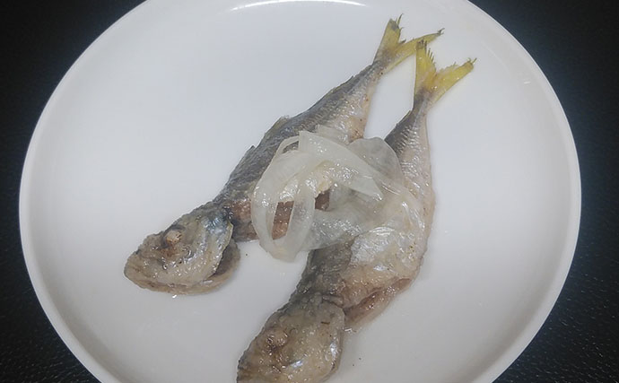 釣った「小魚」レシピ：小アジの酢漬け　調味料は酢と砂糖だけ