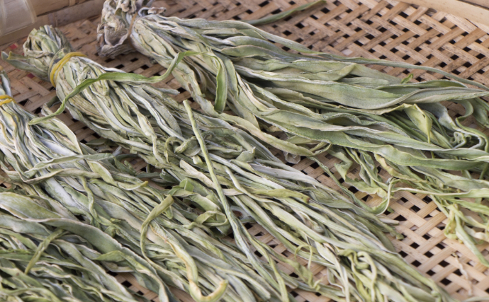 「キクラゲ」はキノコ、「山クラゲ」は野菜！　では「イシクラゲ」の正体は？
