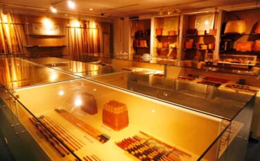 まるで芸術作品？ 昭和20～30年代に作られた「用途不明」の和竿が美し…