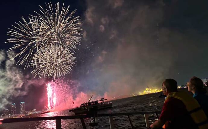 海上で花火を楽しむ「花火観覧船」が出船予定！　関東の「もっと船釣りが楽しくなる」特選情報4選