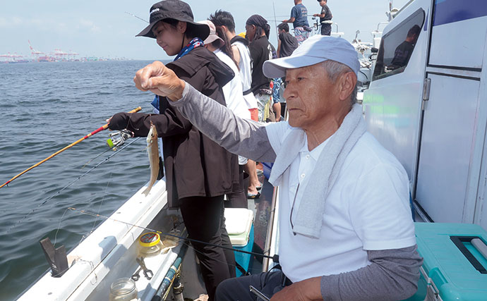 294人が参加した船シロギス釣り大会が開催【忠彦丸・東京湾】優勝サイズは26cm！