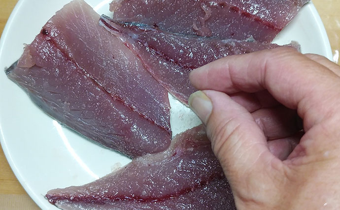 釣魚で作る「保存食」レシピ：冷凍しめサバ　少量の塩に酢をたっぷり