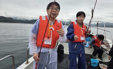 釣り未経験の子どもたちが「船釣り」に挑戦！ アジにソウダガツオにマダイ…