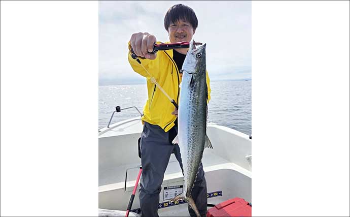 ボイルを「水面直下の速巻き」で直撃！ ダブルヒットも飛び出し船中サワラ10匹【伊勢湾】