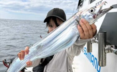大分沖でドラゴン交じりに良型タチウオが好反応中！【船釣り最新釣果情報5…