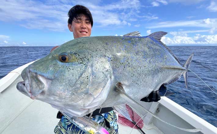 100均製品とオモリだけの「激安＆簡単」仕掛けでクーラー満タン釣果！【伊是名島】