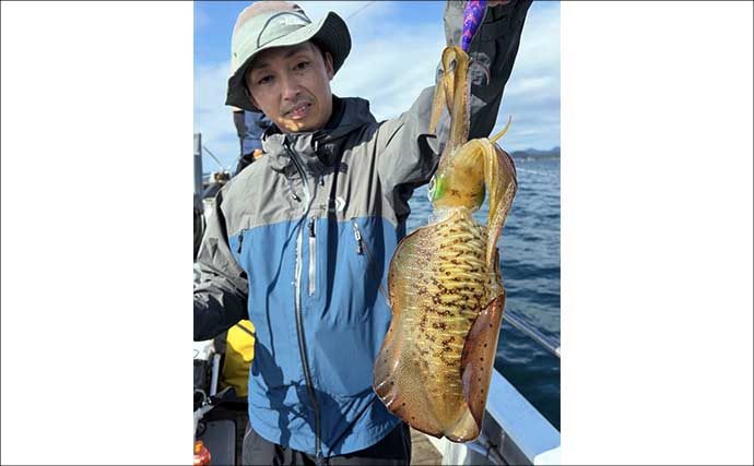 ティップランエギングでアオリイカ全員複数安打を達成！【沖のルアー釣果速報10選・三重】