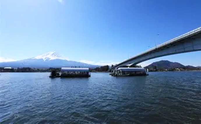 関東近郊おすすめワカサギ釣り場：河口湖　厳冬期は寒さ対策で「ドーム船」一択