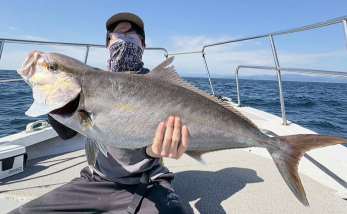 タテ釣りで「8kg超のカンパチ」が登場！　大物を獲る電動リールとバッテリーの選び方を解説