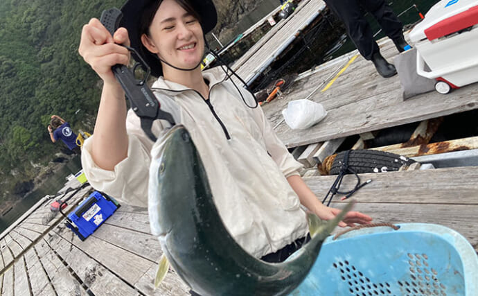海上釣り堀で「アジの泳がせ」がまさかの不発　エサを替えると60cmワラサがヒット！【三重】