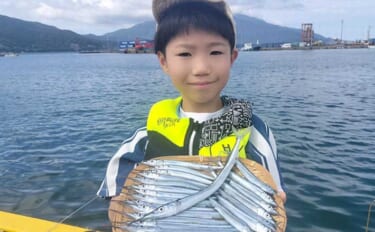 小学1年生でも「サヨリが簡単に釣れた」！ 38cm良型交じりで2時間22匹【福井・敦賀港】